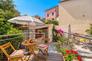 Island Villa Alba with Terrace & Grill - Happy Rentals