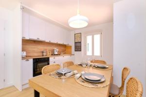 Island Villa Alba with Terrace & Grill - Happy Rentals