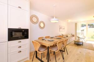 Island Villa Alba with Terrace & Grill - Happy Rentals