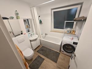 Ruhig Apartment with a beautiful balcony view