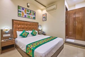Treebo Empire Suite