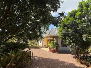 One bedroom Shanty botanical by The Prime Escape