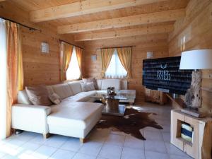 EDELWILD Almchalet - DIE KORALPEN RESIDENZ im Koralm Dorf I Spa I WMF Küchengeräte I Weber Grill I Bang & Olufsen I Balkon I Terrasse I Panorama I 4x TV I Bluetooth LS I 4 Parkplätze I Garten I Hunde willkommen I Das ganze Chalet mit 144qm für Si