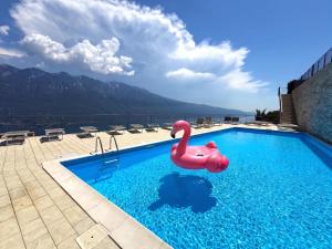 La Quiete 23 Lake view apartment by Gardadomusmea