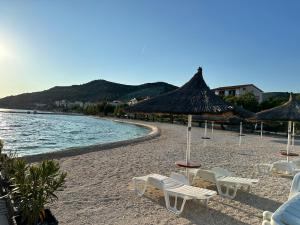 Royal Oak beach residence costa Croatia Trogir