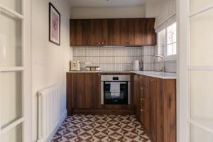 Boutique Bath Apt - 5 Min Roman Baths