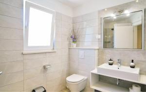 3 Bedroom Beautiful Apartment In Lovran
