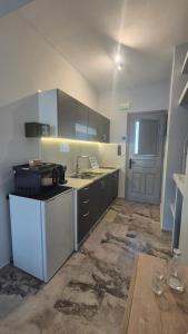 Wide shore Apt