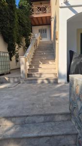 Wide shore Apt