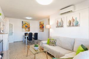 LUMINOSO APARTAMENTO 5 MINUTOS DE LA PLAYA
