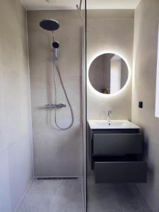 Anna House Sedar Room