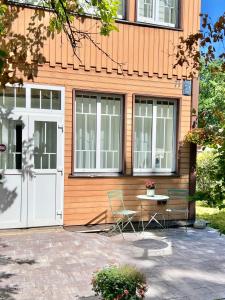 Spacious Jūrmala wooden House with private Garden