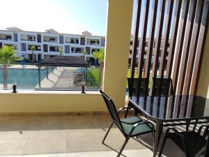 Appartement neuf vue sur piscine