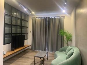 Sunrise Apartment City View