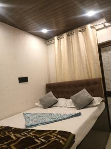 Hariom Home Stay