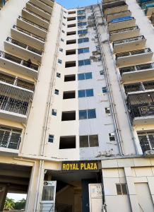 1bedroom in 2bhk Apartment Royal Plaza Golf city