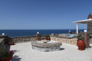 Starlight Luxury Seaside Villa & Suites