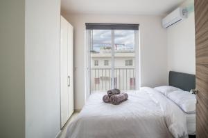 BnBNova - Private Penthouse with Terrace Spinola Bay