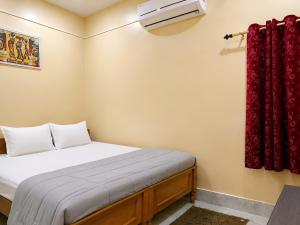Ratnadeep Palace - Near Kashi Vishwanath Temple & Ghats