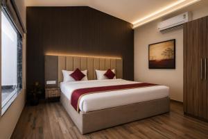 Hotel Gold & Water Villas Near Ek Murti Chowk