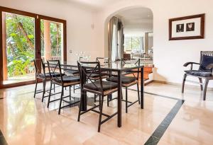4 Double Bed villa with Pool and Cinema Room