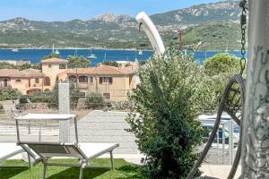Domusmeralda - Corallo - Appartamento con Giardino, Piscina e vista Mare