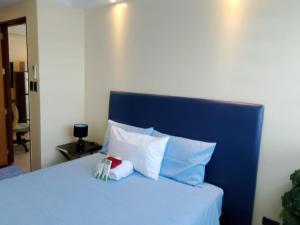 R2 condotel tower
