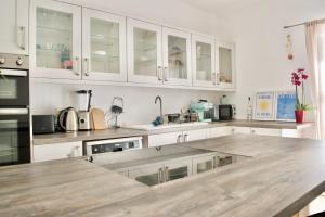 Private Rooms - 2 Bedroom Shared Apartment in Blata l-Bajda - Close to Valletta