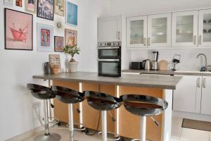 Private Rooms - 2 Bedroom Shared Apartment in Blata l-Bajda - Close to Valletta