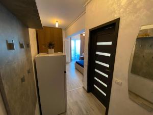 Tomis Sunrise Studio