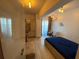Tomis Sunrise Studio