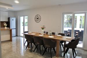 Villa with pool Mirta