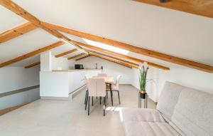 Stunning Home In Rab With Wifi