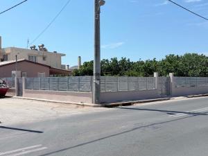Anavissos Minimal Family House