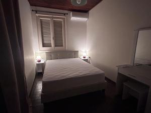 Anavissos Minimal Family House