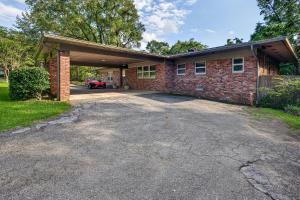 Sprawling 5BR Oasis Near FSU & Trails home
