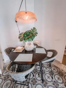 Elegant Apartment in the Historic Center with Terrace and Views