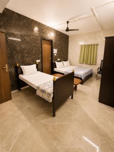 Shri Shyam Kunj Hotel