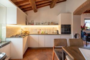 Heated Infinity Pool - Restored Farmhouse & Views