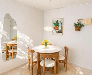 Maison Woodique Hongdae apartment 2rooms 3beds 6persons