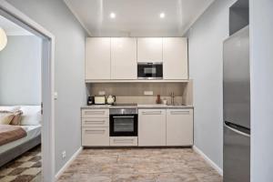 Modern Downtown 2BR Apartment Steps from Wenceslas Square by EasyBNB Premium