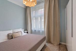 Modern Downtown 2BR Apartment Steps from Wenceslas Square by EasyBNB Premium