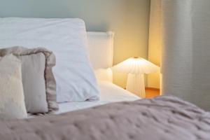 Modern Downtown 2BR Apartment Steps from Wenceslas Square by EasyBNB Premium