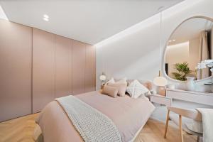 London W6 - Luxe, Sauna, Bath, Parking & Cinema