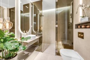 London W6 - Luxe, Sauna, Bath, Parking & Cinema