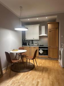 Bright 1BR apartment in Kallio with best location