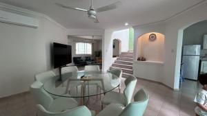 Casa Corazón de Boca, steps from the beach and restaurants