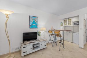 Studio Azur 303A by Sur la mer
