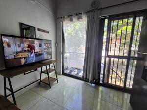 Apartaestudio en 2do Piso con Balcón, Ubicación Privilegiada, Cerca al Estadio, Hospital Departamental, Imbanaco, Unicancer, Centro Médico San José, Canchas Panamericanas, Piscinas OByrne, Mulato Cabaret, Univalle, Escuela del Deporte