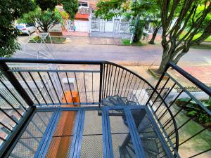 Apartaestudio en 2do Piso con Balcón, Ubicación Privilegiada, Cerca al Estadio, Hospital Departamental, Imbanaco, Unicancer, Centro Médico San José, Canchas Panamericanas, Piscinas OByrne, Mulato Cabaret, Univalle, Escuela del Deporte